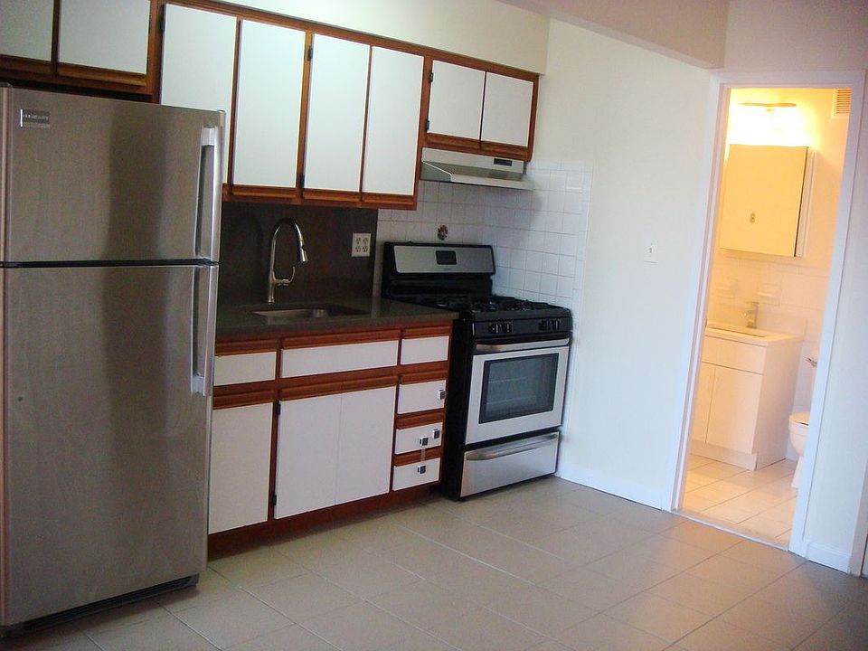 1st image of 2634 30th St APT 3B