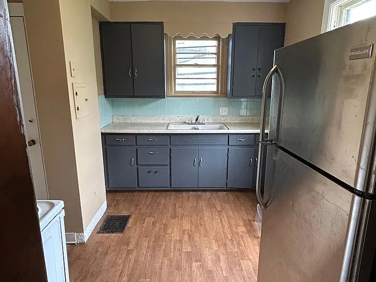 3730 S Harrison St — Photo 4