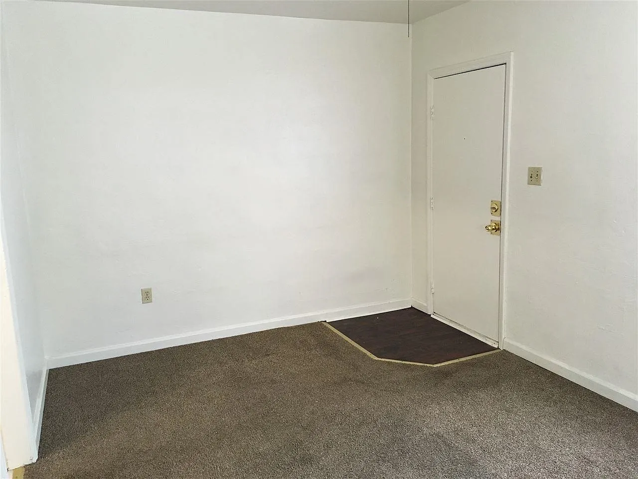 2 bed, 672 sqft, $950 — Photo 2