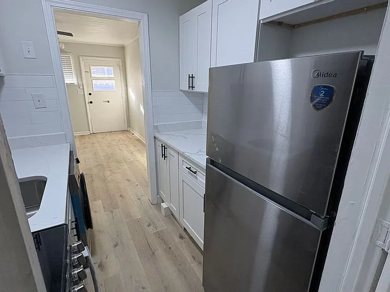 717 Chestnut St — Photo 2