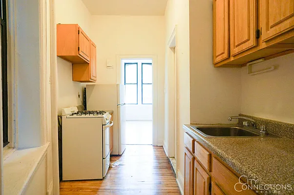 Rented by City Connections Realty | media 29