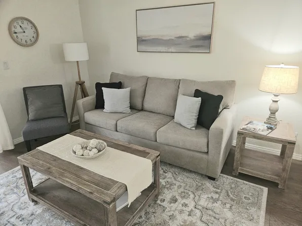 631 Oak Run Trl Unit 310, Oak Park, CA 91377