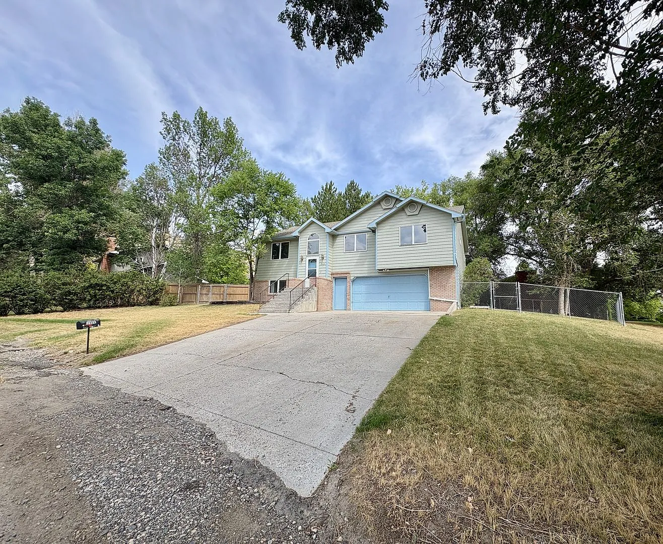 Large West End Home! — Photo 3
