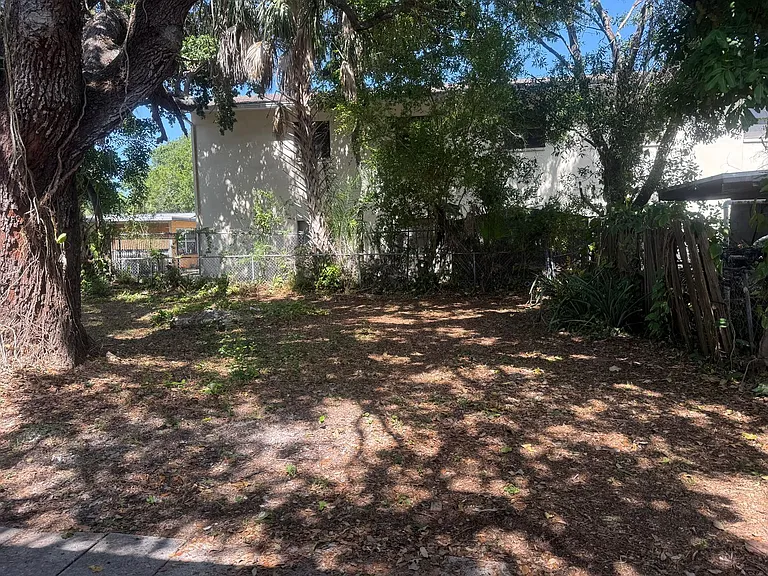 2425 Dixie Ave — Photo 27