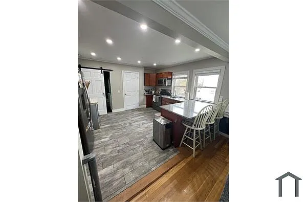 Building Photo - 23 Williams St #2