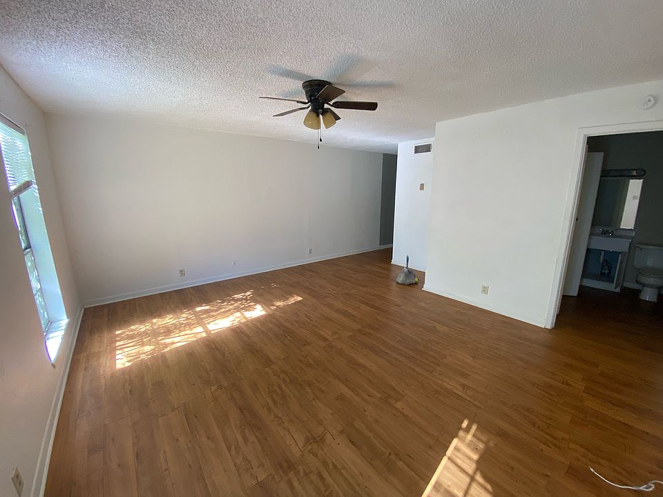 1st image of 716 Avenue D #716