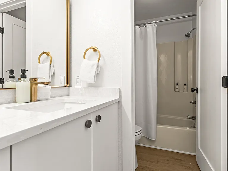 Ensuite Bathroom#2 | Toilet | Shower