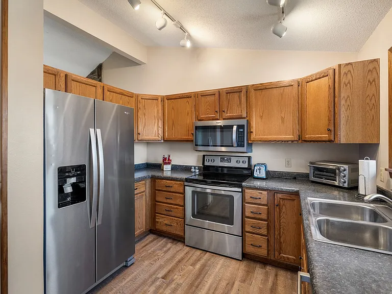 3704 Meadowbrook Dr — Photo 12