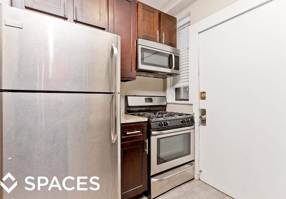 1st image of 3425 1/2 N Elaine Pl APT 1S