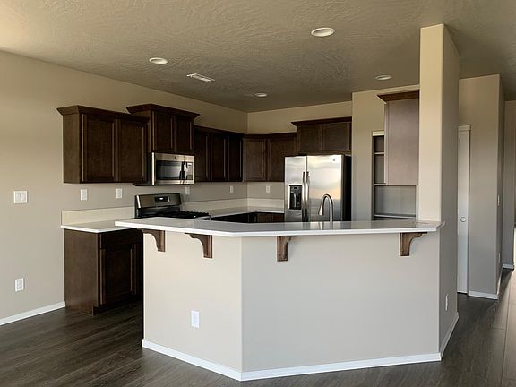 2nd image of 642 W Brundage Way