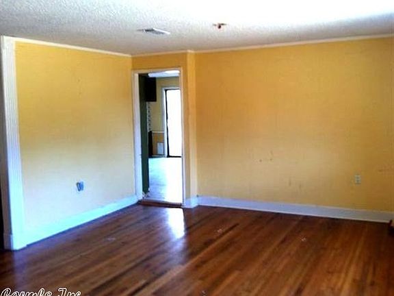 3rd image of 1140 Delta Cir