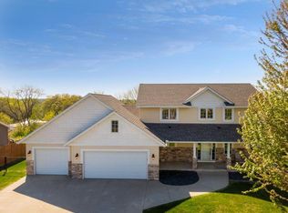 1409 Singing Hills Dr SE, Lonsdale, MN 55046
