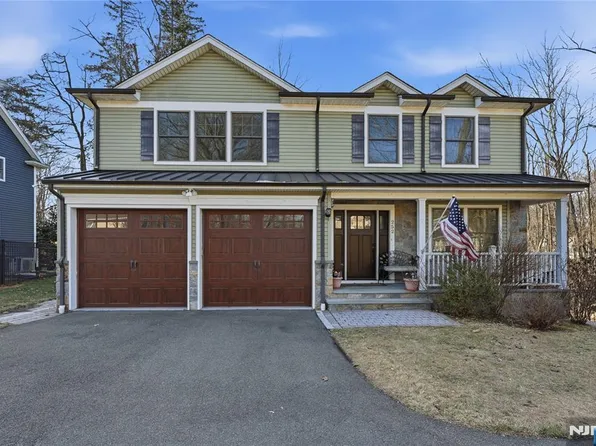 252 4th Ave, Westwood, NJ 07675