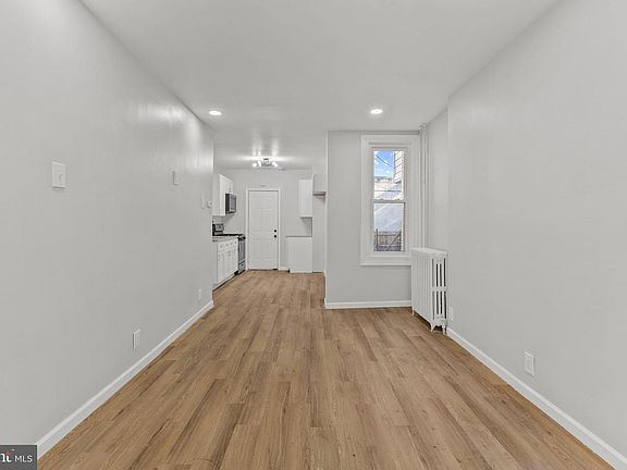 4th image of 1004 Langham Ave