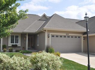 425 Century Oak Dr, Waukesha, WI 53188