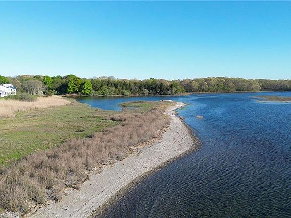 3rd image of 162 Indian Point Rd