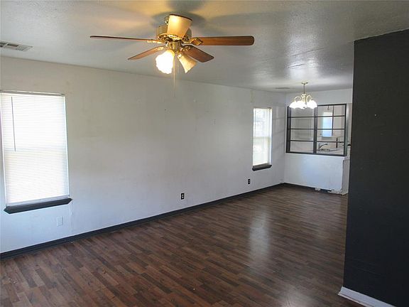 4th image of 514 N Earl St