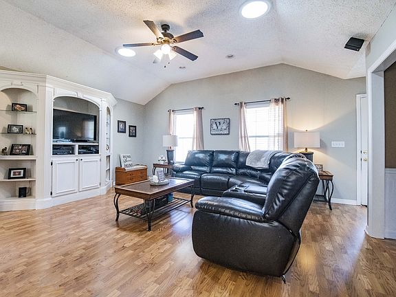 5th image of 4272 Lytle Creek Dr
