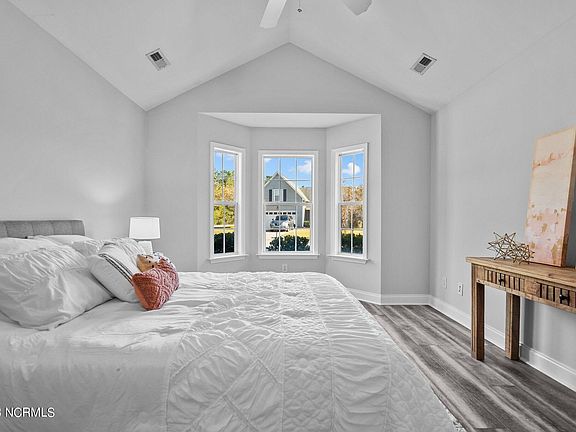 5th image of 1001 Sweet Bay Circle