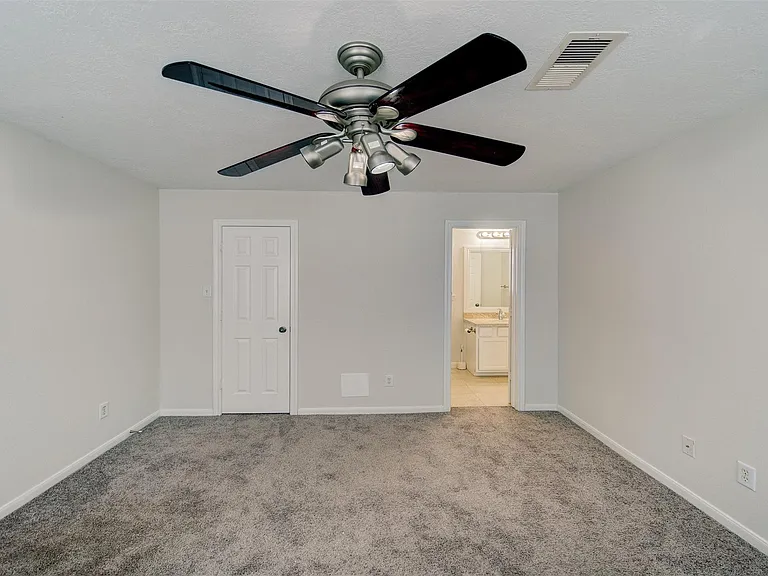 1118 Wilson St — Photo 18