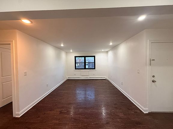 4th image of 8 Catherine Ct #32E