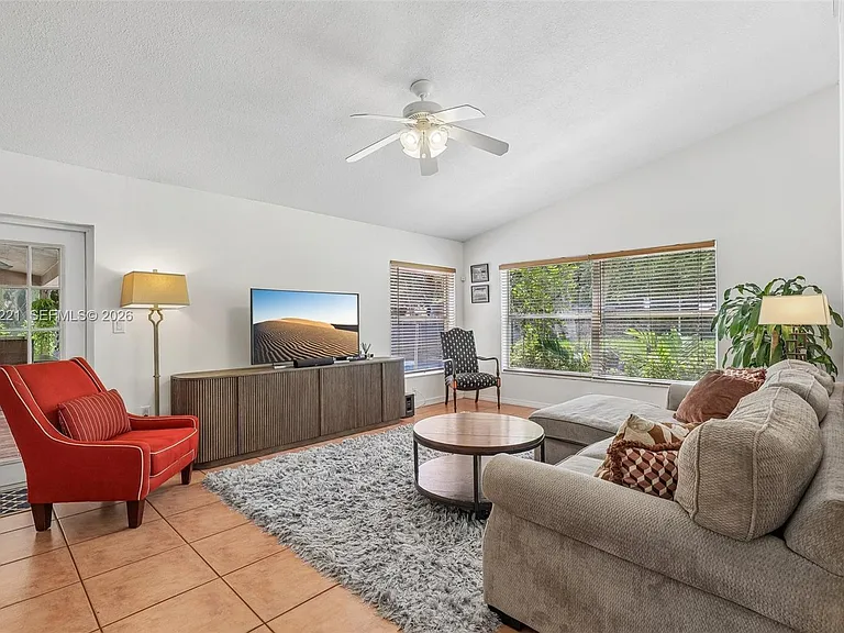 13100 NW 11th Dr — Photo 12
