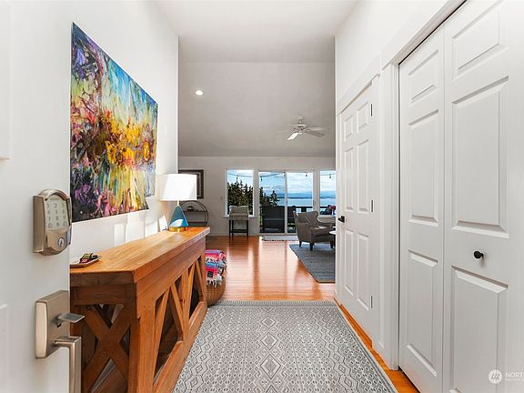 4th image of 1259 Holloway Lane