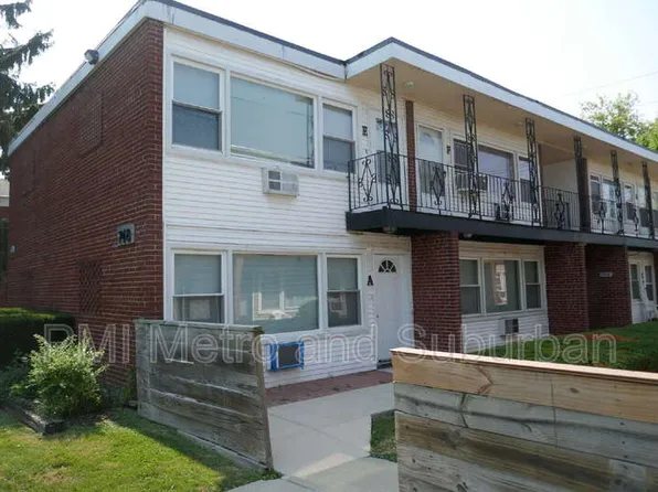 748 E 5th Ct, Des Plaines, IL 60016