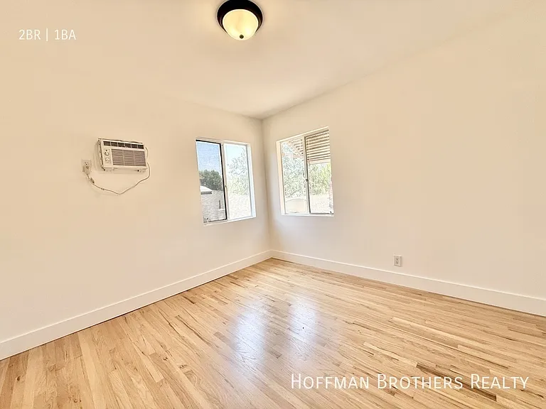 11153 La Maida St — Photo 7