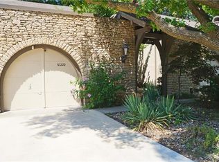 10220 Robinson St, Overland Park, KS 66212