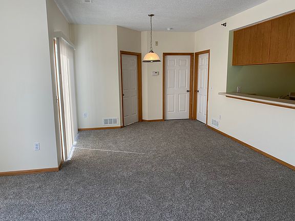 3rd image of 1720 SE La Grant Pkwy APT 1