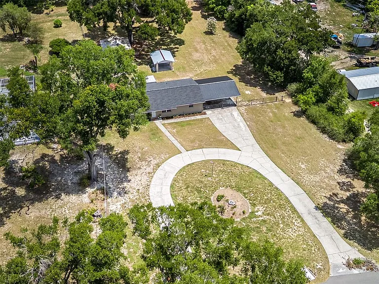 4722 Stearns Rd — Photo 2