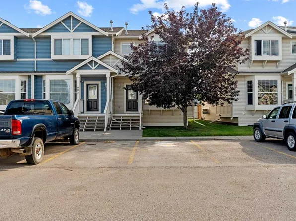 703 N Luxstone Sq SW #904, Airdrie, AB T4B 0A3