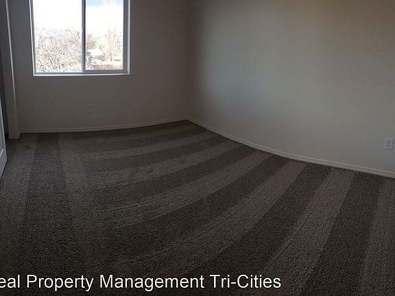 4th image of 2161 W 22nd Ave