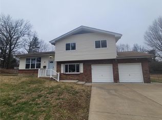 9 Bon Vue Dr, Hazelwood, MO