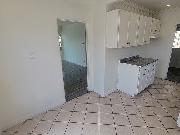 5th image of 7140 Newell St #7140