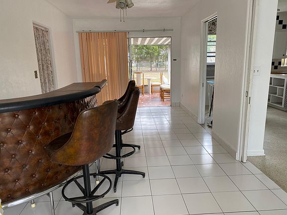 4th image of 15 S Arcturas Ave