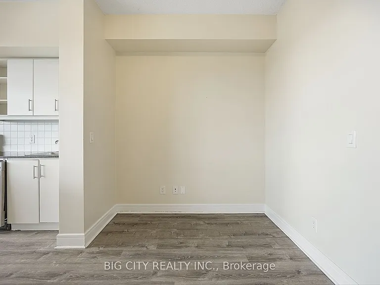 35 Brian Peck Cres #403 — Photo 21