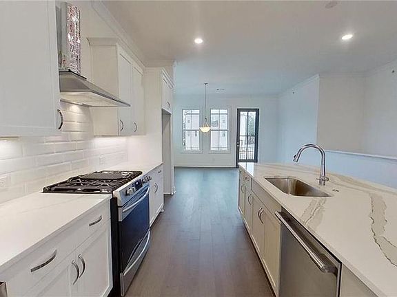 Spacious countertops