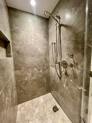 Rented by E Realty International Corp | media 73