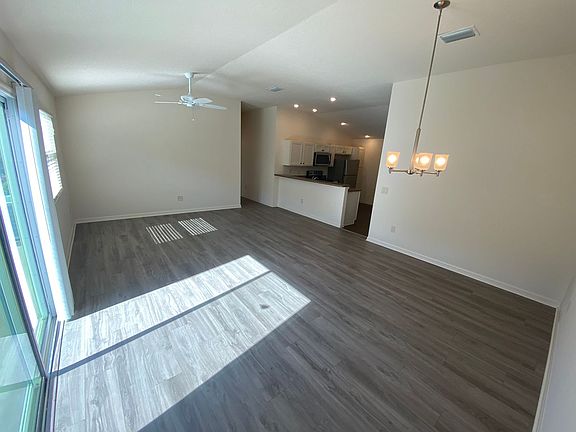 3rd image of 3102 Sabal Palm Ave