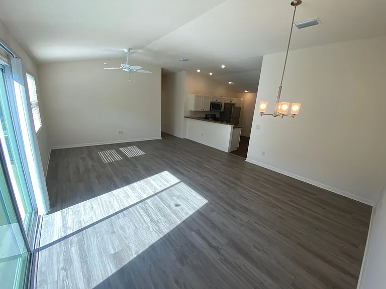 3102 Sabal Palm Ave — Photo 3