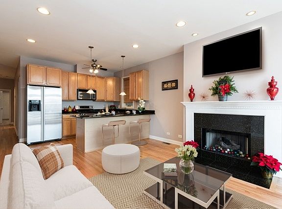 5th image of 2949 N Ashland Ave APT 1S