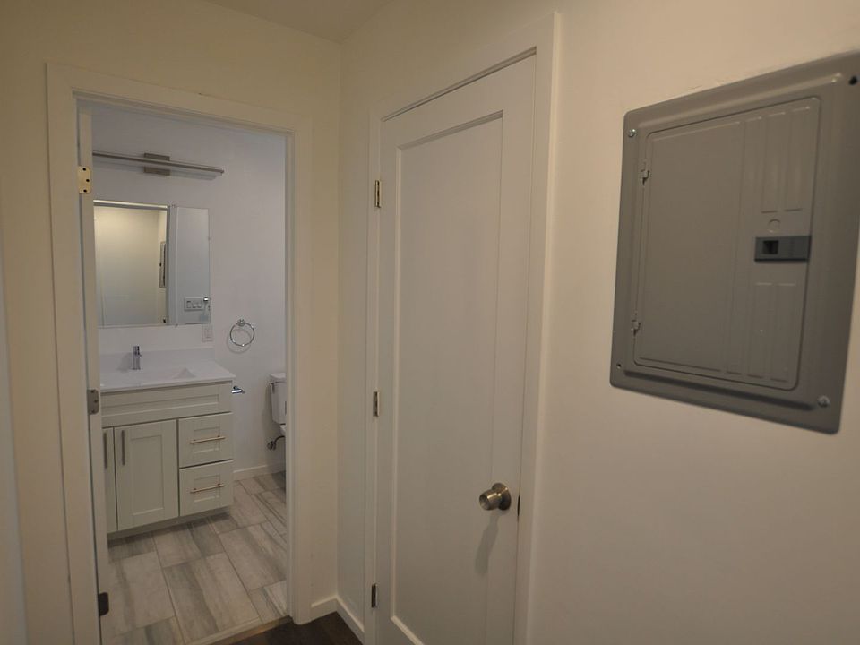 1st image of 655 Fairmont Ave Unit C