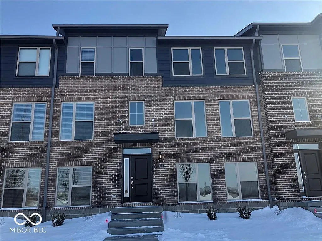 3 bed, 2.5 bath, 2073 sqft, $2,550 — Photo 1