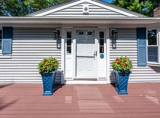 19 Old Oyster Rd, Cotuit, MA 02635