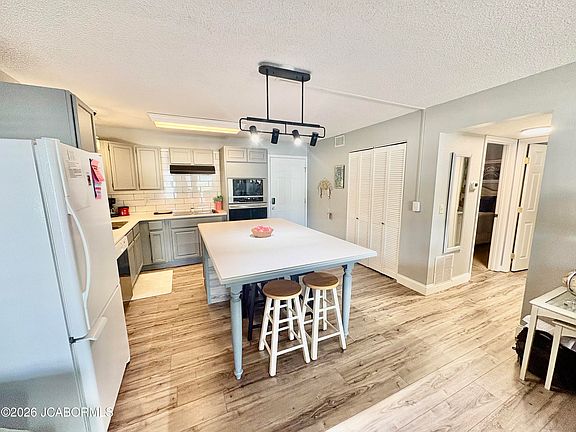2nd image of 150 Southwood Shores Pl #21-2B
