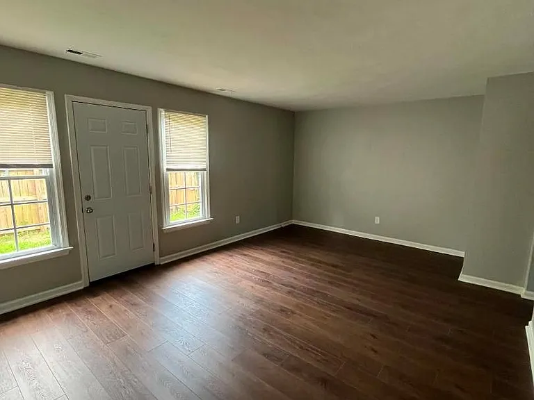 Unit Photo