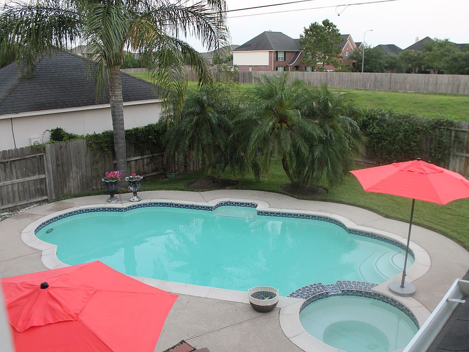 1st image of 2427 Foxglove Dr