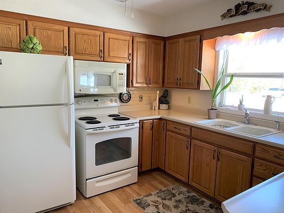 5th image of 12026 Byrnes St